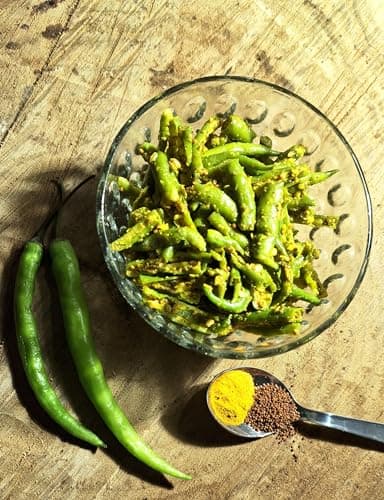 Laveena's Tripti SPECIAL MASALA MIRCH, carefully handcrafted with love by jain aunty! Rajasthani flavoured मट्ठा मिर्ची, green chilly pickle with less oil (Pack Of 1, 400 GR) — image 3