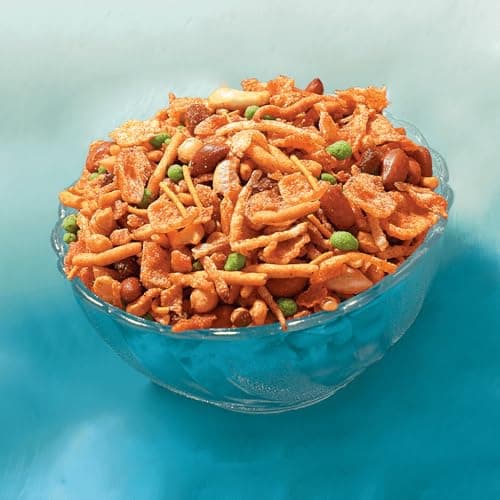 JAIN Sub Kuchh-Kuchh Mixture, Size - 1Kg, Zipper Packing, Namkeen Mix Loaded with Chana Dal, Lentils, Sev, Flakes, Peanuts & Raisins in a Signature Masala Coat, Ready to Eat — image 4