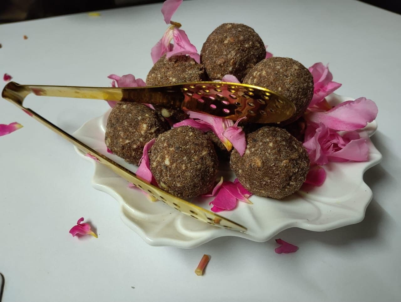 Rasoi Tales Mix Laddoo Box 500g | Multigrain Wheat, Ragi, Oats & Dry Fruit Laddoos | Healthy Homemade Sweets | Traditional Energy Bites Combo | Sampler Gift Box — image 2