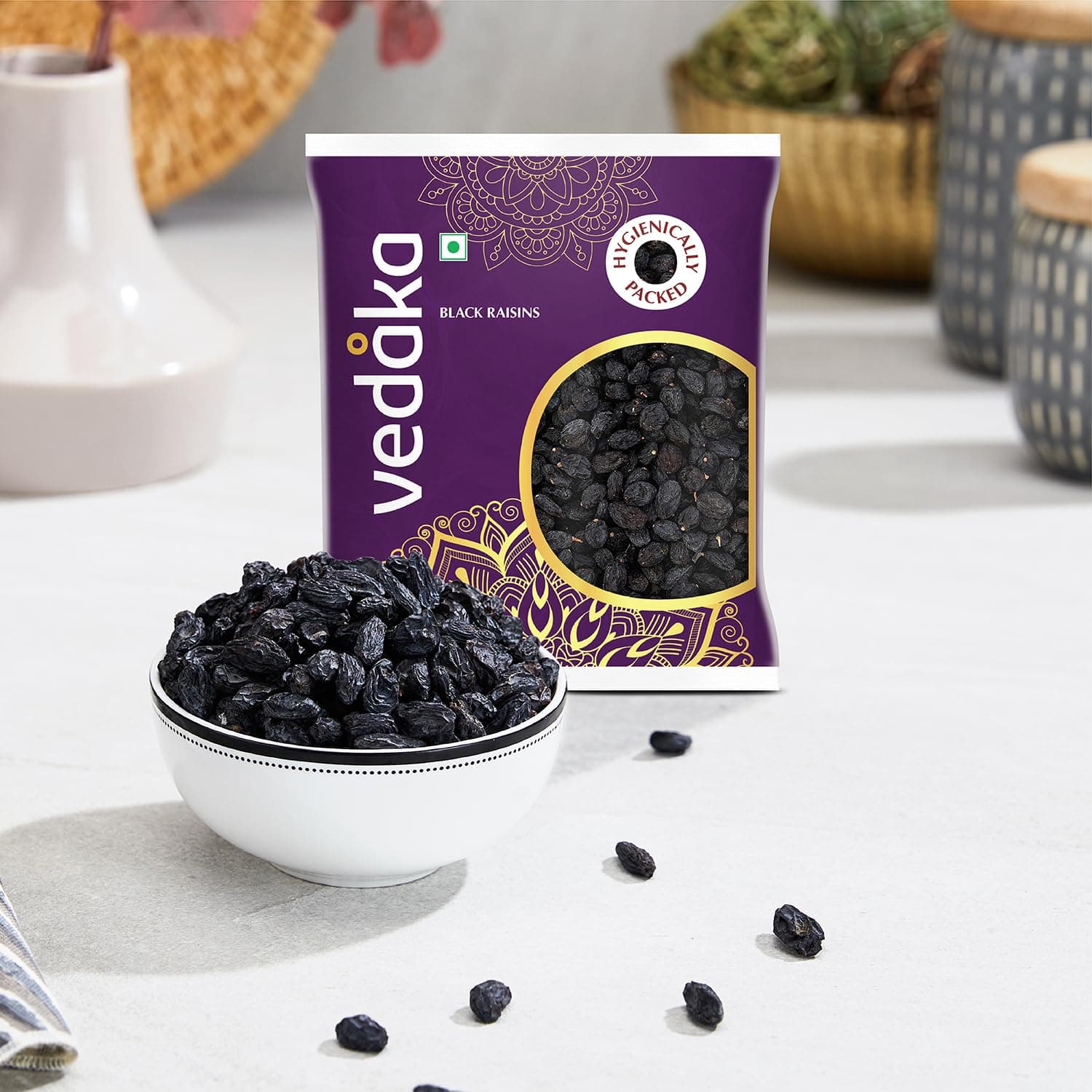 Amazon Brand - Vedaka Premium Afghani Seedless Black Raisins 100g | Kali Kishmish | Delecious & Healthy Snack — image 6