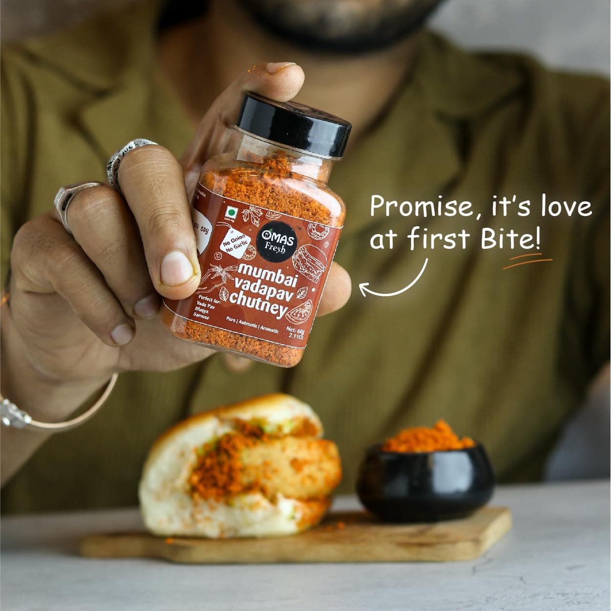 Omas Fresh No Onion, No Garlic Mumbai Vadapav Chutney 60g, Instant Coconut Dry Chutney | Perfect for Vadapav, Bhajiya, Samosa (60g, Pack of 2) — image 4