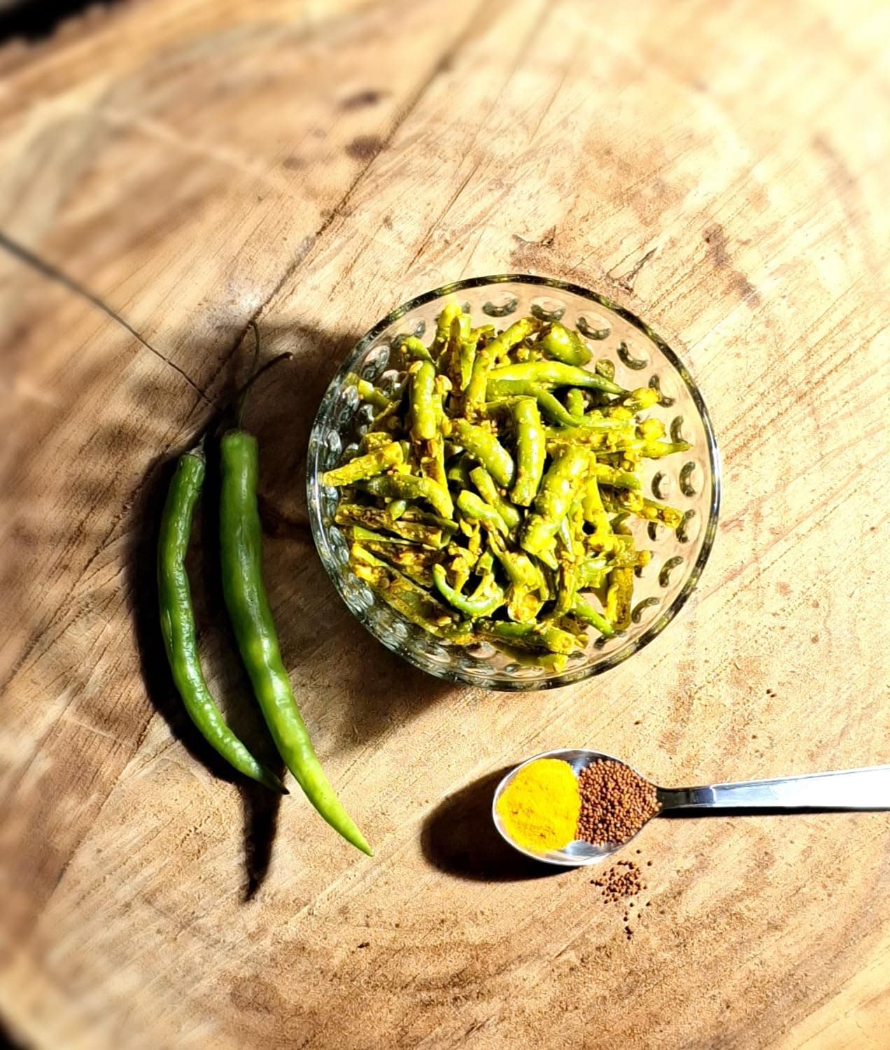 Laveena's Tripti SPECIAL MASALA MIRCH, carefully handcrafted with love by jain aunty! Rajasthani flavoured मट्ठा मिर्ची, green chilly pickle with less oil (Pack Of 1, 400 GR) — image 4