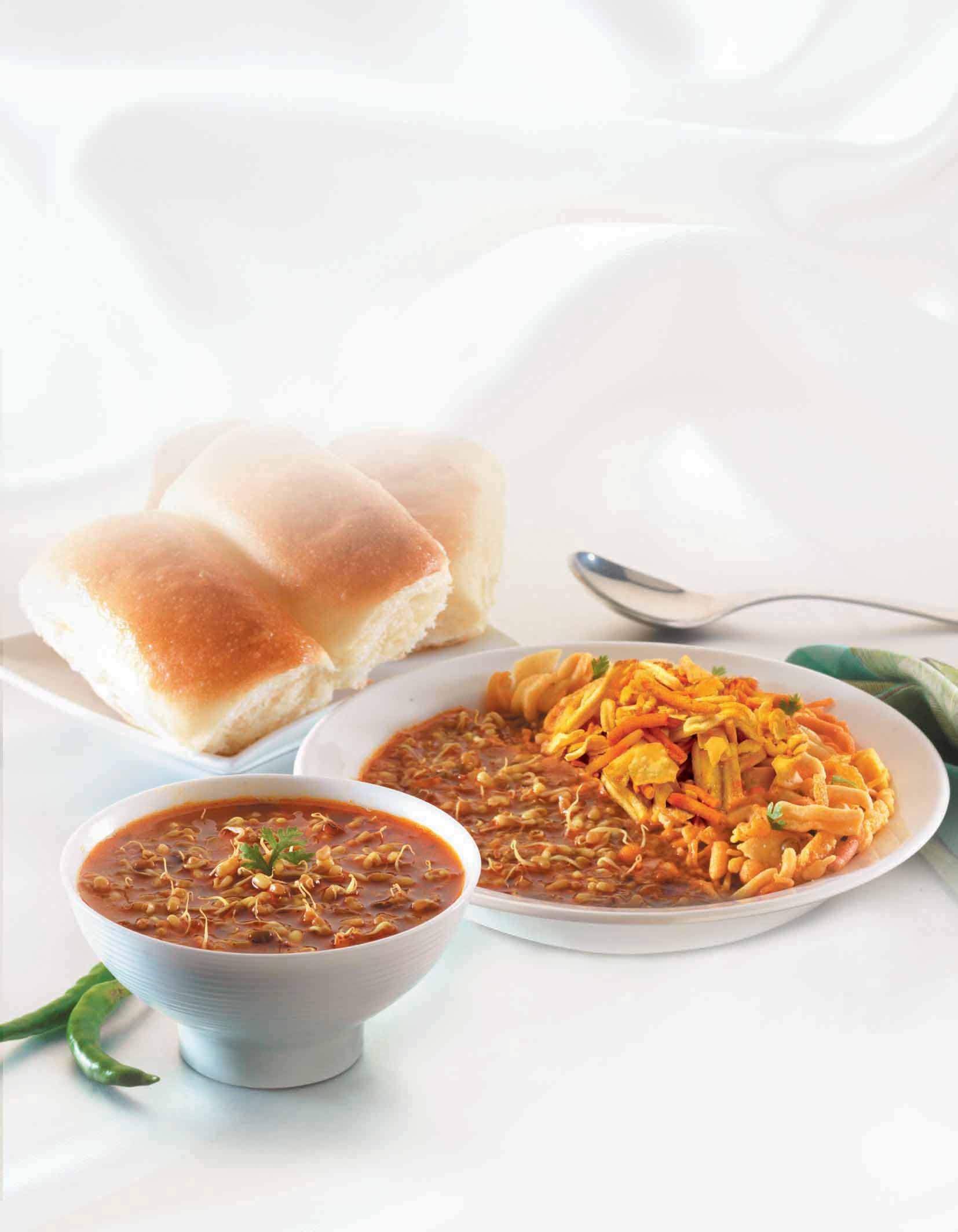 Ruchir Foods Jain Misal Tarri, Ready to Eat Maharashtrian Brunch, Sharp Fiery Taste, 300g
